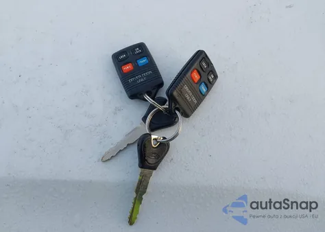 1997 Ford Escort Lx z USA, uszkodzony, nr VIN 1FALP13P2VW312130